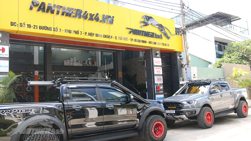 panther4x4-showroom-do-xe-chuyen-nghiep