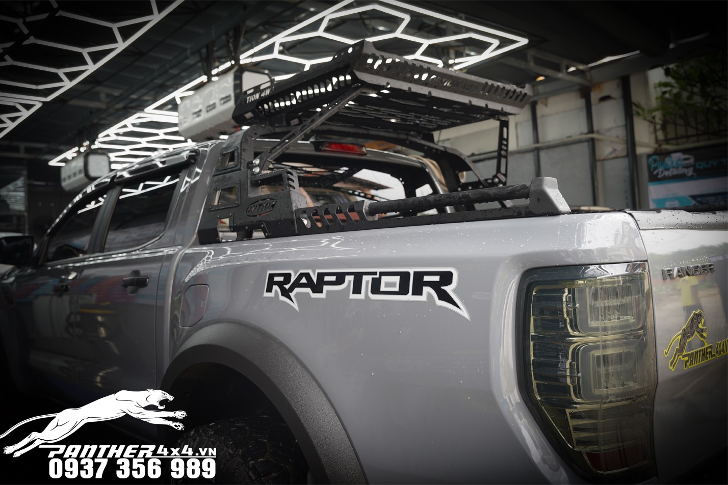 Nắp cuộn xe bán tải Raptor SportsX4 là sản phẩm mang thương hiệu Sports với một phiên bản nhiều ưu điểm nổi bậc, quý khách hàng sẽ không khỏi thích thú khi được trải nghiệm sản phẩm này.