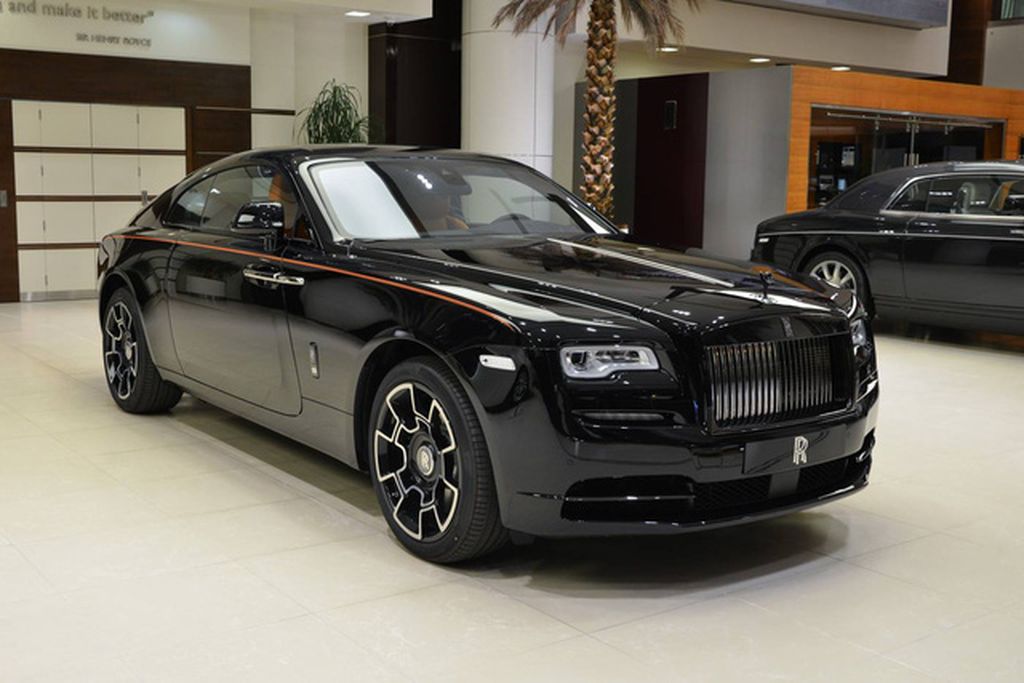 Chi tiết Rolls Royce Ghost Black Badge kèm giá bán 062023