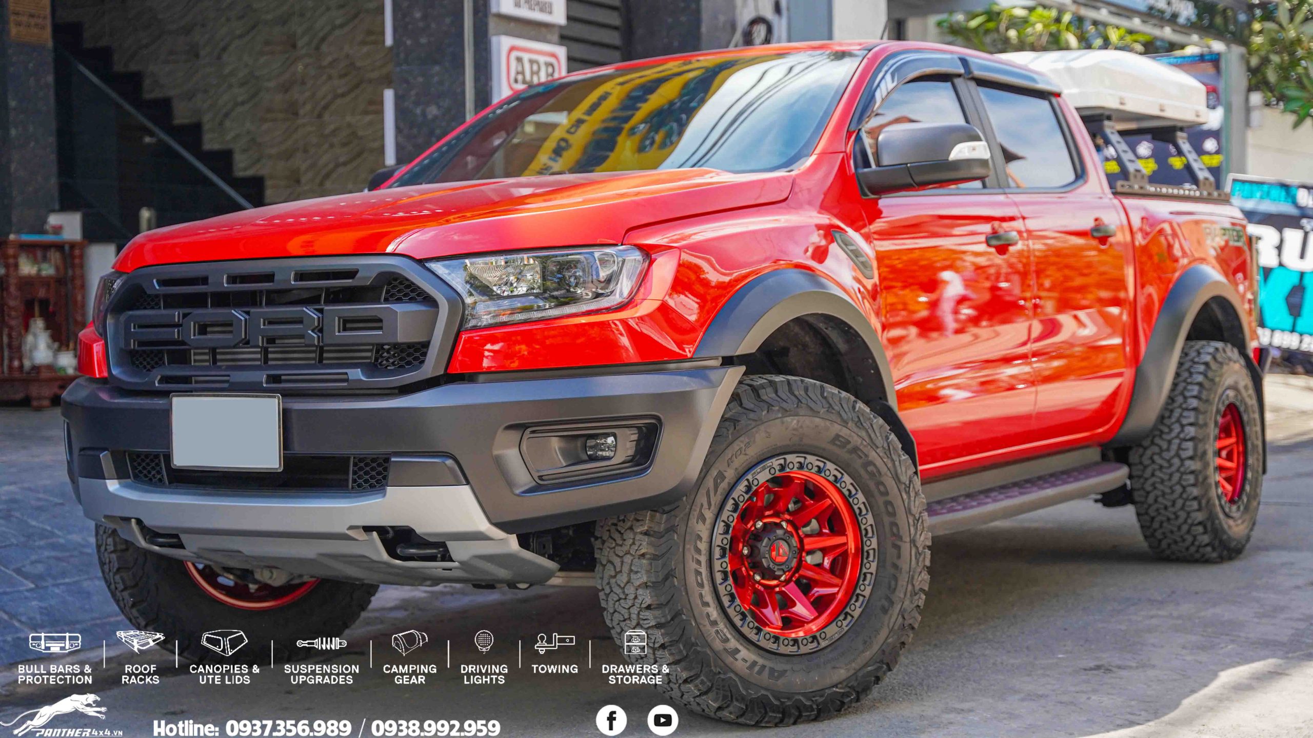 Độ xe bán tải Ford Ranger Raptor màu đỏ cứng cáp hơn tại HCM