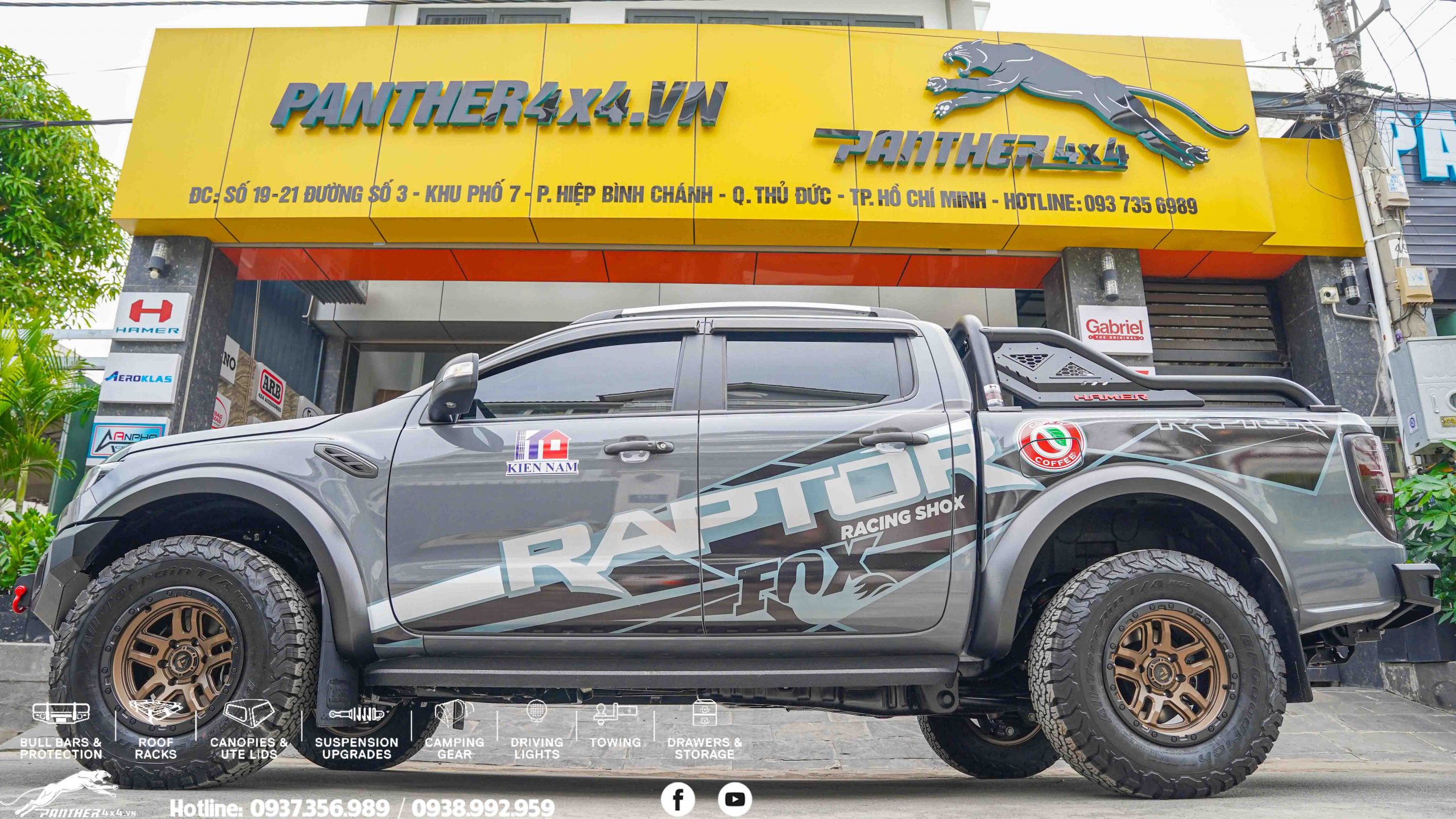Phiên bản độ xe bán tải Ford Ranger Raptor màu xám có gì?