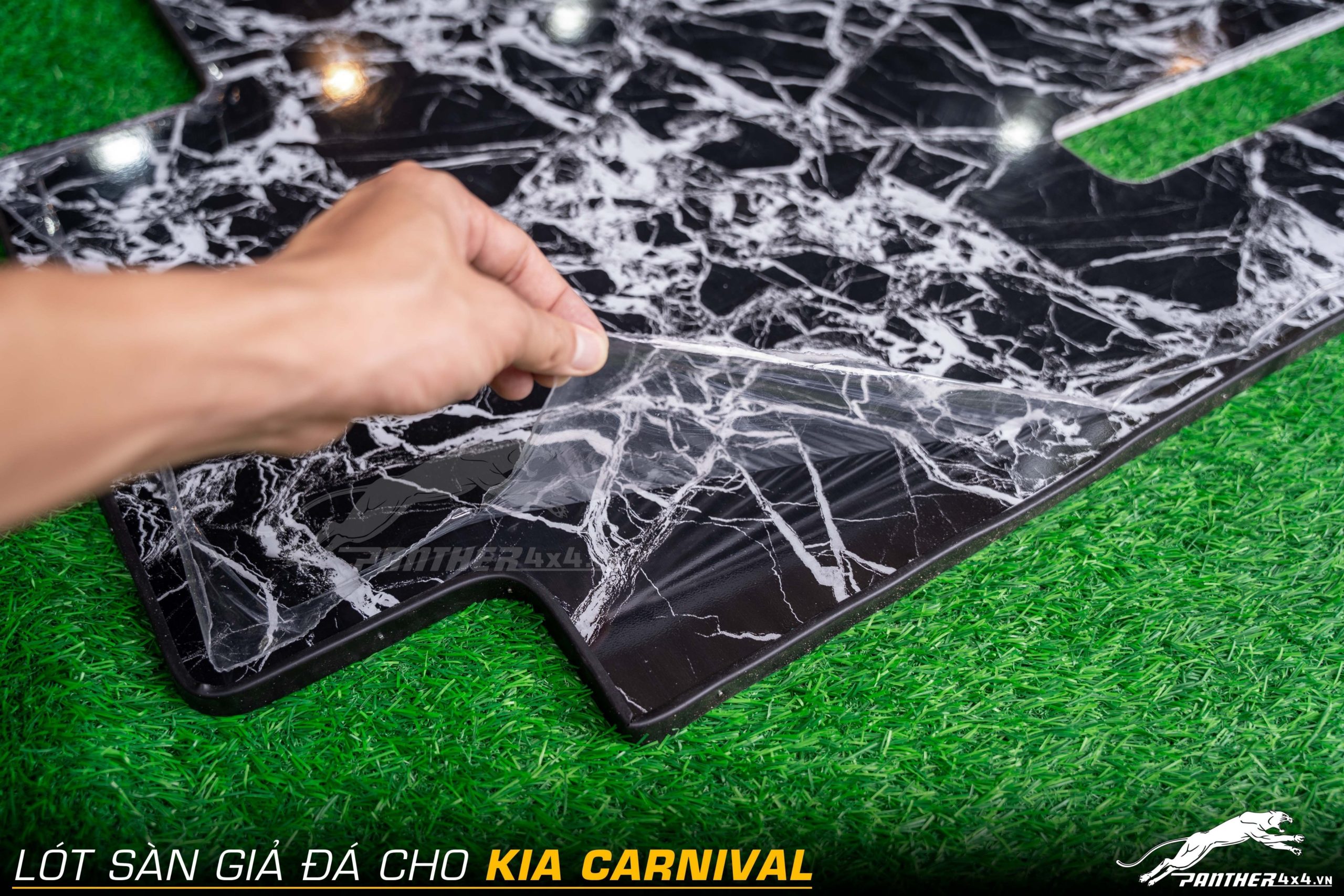 Sàn nhựa vân đá cho Kia Carnival