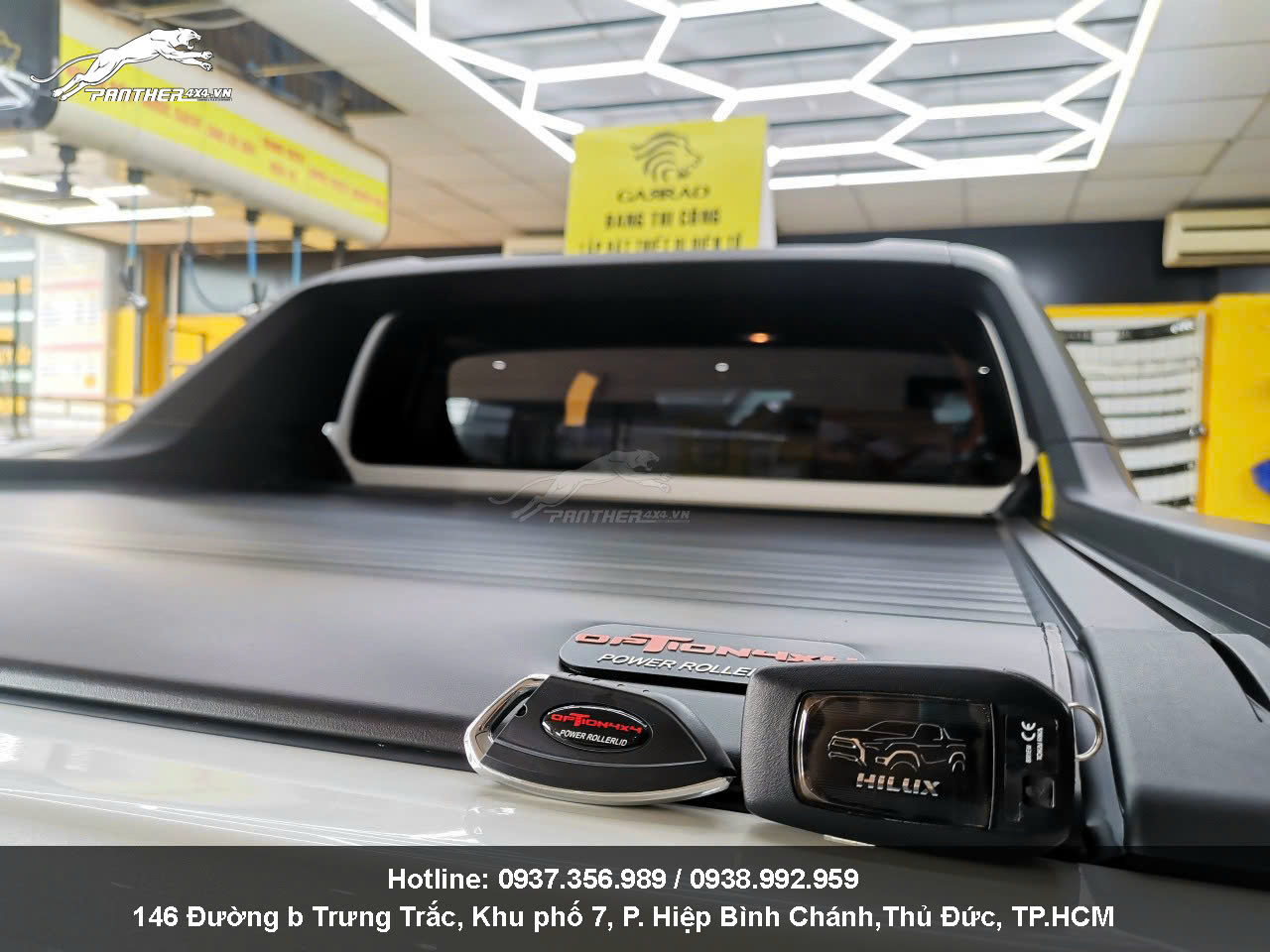 NẮP THÙNG CUỘN ĐIỆN CHO TOYOTA HILUX 2015+ (ROCCO - ADVENTURE)