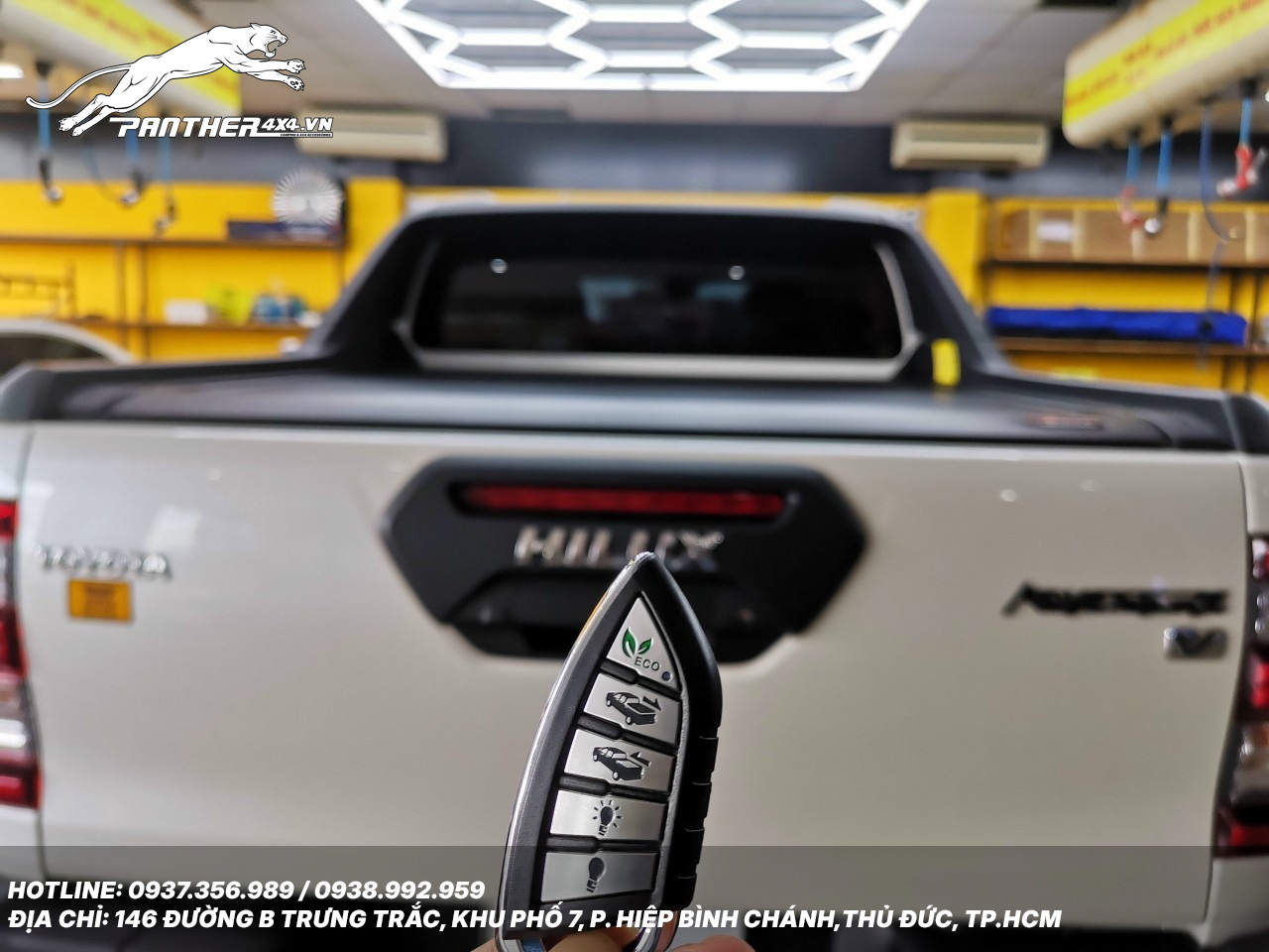 NẮP THÙNG CUỘN ĐIỆN CHO TOYOTA HILUX 2026+ CÓ KHUNG (BẢN HQ)